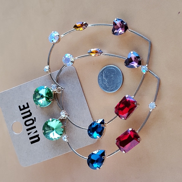 Gold tone dangling oversize rhinestone hearts pierced Seasonal Galentine's love - Picture 2 of 7